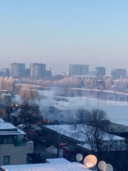Imagini senzaţionale de la 20 de metri înălţime! Bamboo fumegă la 12 ore de la teribilul incendiu