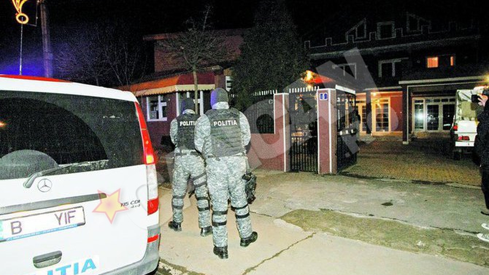 Procurorii vaneaza odraslele vrajitoarelor ca sa le interneze in centre de plasament. Copiii Vanessei, cautati cu mascatii