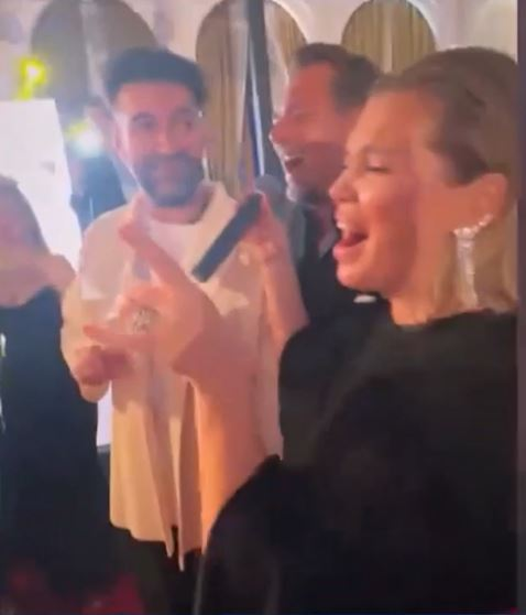 Gina Pistol a cântat la nunta Monicăi Bîrlădeanu cu Valeriu Gheorghiță! Așa n-ai mai văzut-o pe prezentatoarea MasterChef, de la PRO TV
