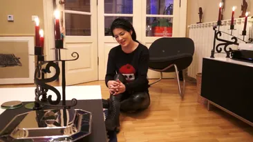 Cei dragi sunt departe? Vrei sa ii ai aproape de Craciun? Trimite-le melodia aceasta si cu siguranta vor veni intr-un suflet acasa