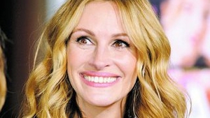 VIDEO Julia Roberts este zeita Venus intr-o reclama pentru cafea!