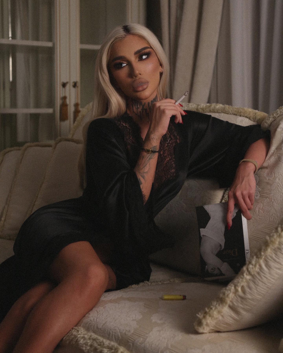 Bia Khalifa este ferm convinsă este un model bun de urmat pentru tinerele din România. „Moda eu o dau în România”