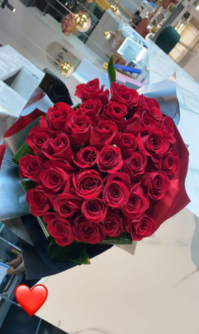 Florile, de ziua ei, au curs gârlă