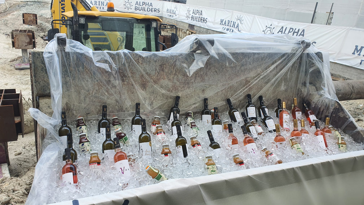 Cel mai exclusivist proiect din Mamaia cu petreceri pe șantier la care au participat nume sonore ca Ilie Năstase, Adrian Mutu sau familia Halep! Ce va urma? (P)