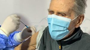 Un veteran de război, în vârstă de 99 de ani, s-a vaccinat anti-COVID
