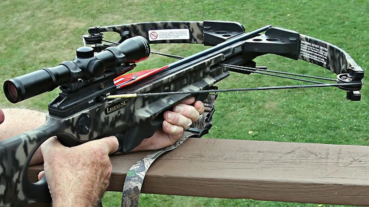 Șoc și groază în plină stradă! Un bărbat, ucis cu arbaleta