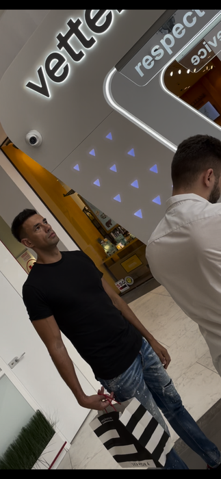 Zed vrea să-și ”tuneze” telefonul și dă explicațiile (Foto: CANCAN.RO)