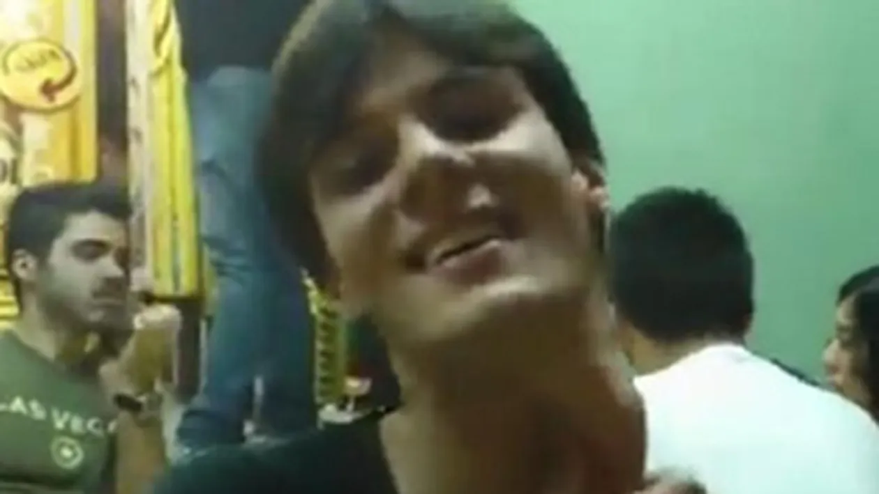 VIDEO ULUITOR Un frumusel se transforma intr-o creatura demna de filmele de groaza. Vezi ce poate sa faca cu ochii sI cu limba acest brazilian!