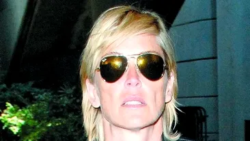 Sharon Stone nu poarta sutien