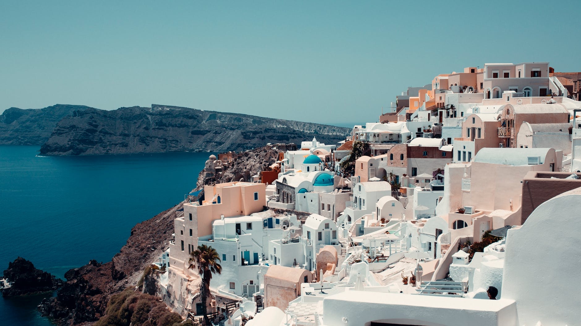 Veste proastă pentru români! Grecia ar putea să închidă insulele Mykonos și Ios, din cauza îmbolnăvirilor cu varianta Delta