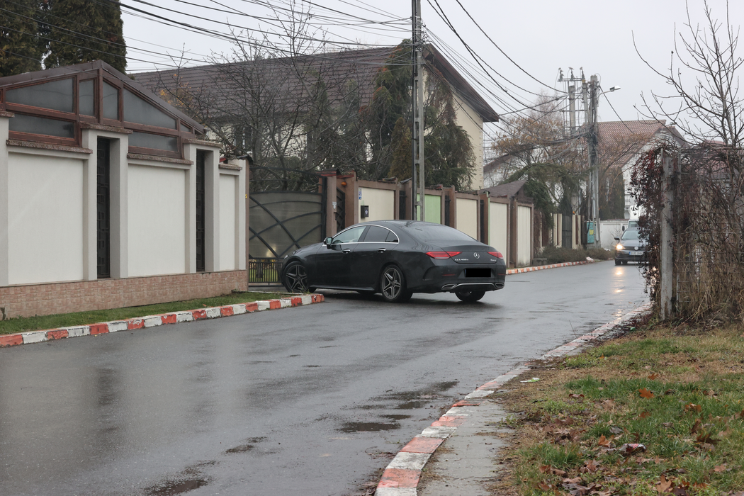 Mugur Mihăescu conduce mândru un bolid în valoare de peste 60.000 de euro