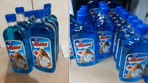 Cu ce preţ vând românii pe OLX o sticlă de spirt Mona întrece orice imaginaţie