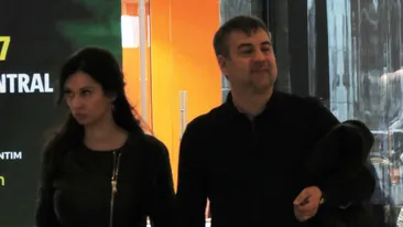 Toţi s-au întrebat dacă s-a rupt lanţul de iubire când i-au văzut AŞA la mall! La şapte ani de la nuntă, Nicoleta Luciu şi soţul...