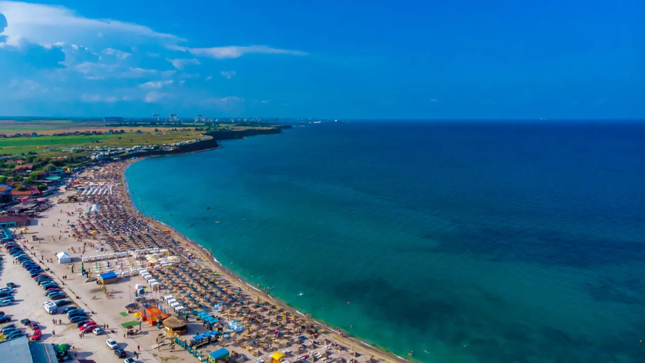 Constanța intră în atmosfera sezonului estival. Cât costă o noapte de cazare