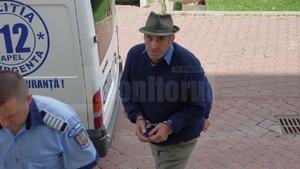 Un bărbat şi-a omorât soţia în bătaie şi s-a culcat lângă ea. Incredibil ce a făcut înainte să anunţe moartea femeii