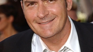 Charlie Sheen nu va sta decat noaptea la puscarie
