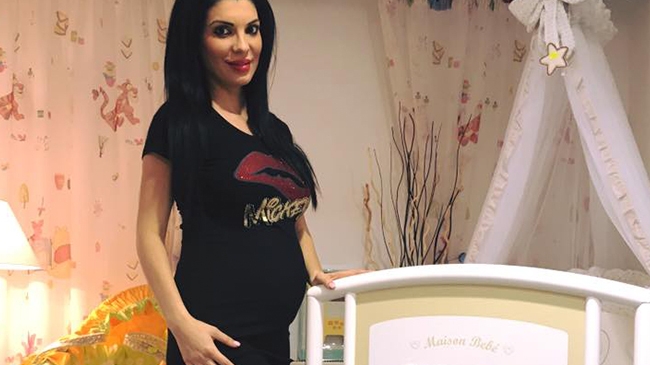 ANDREEA TONCIU şi-a schimbat radical look-ul înainte să nască! Fanii au criticat-o: ”Îţi stătea mai bine înainte!”