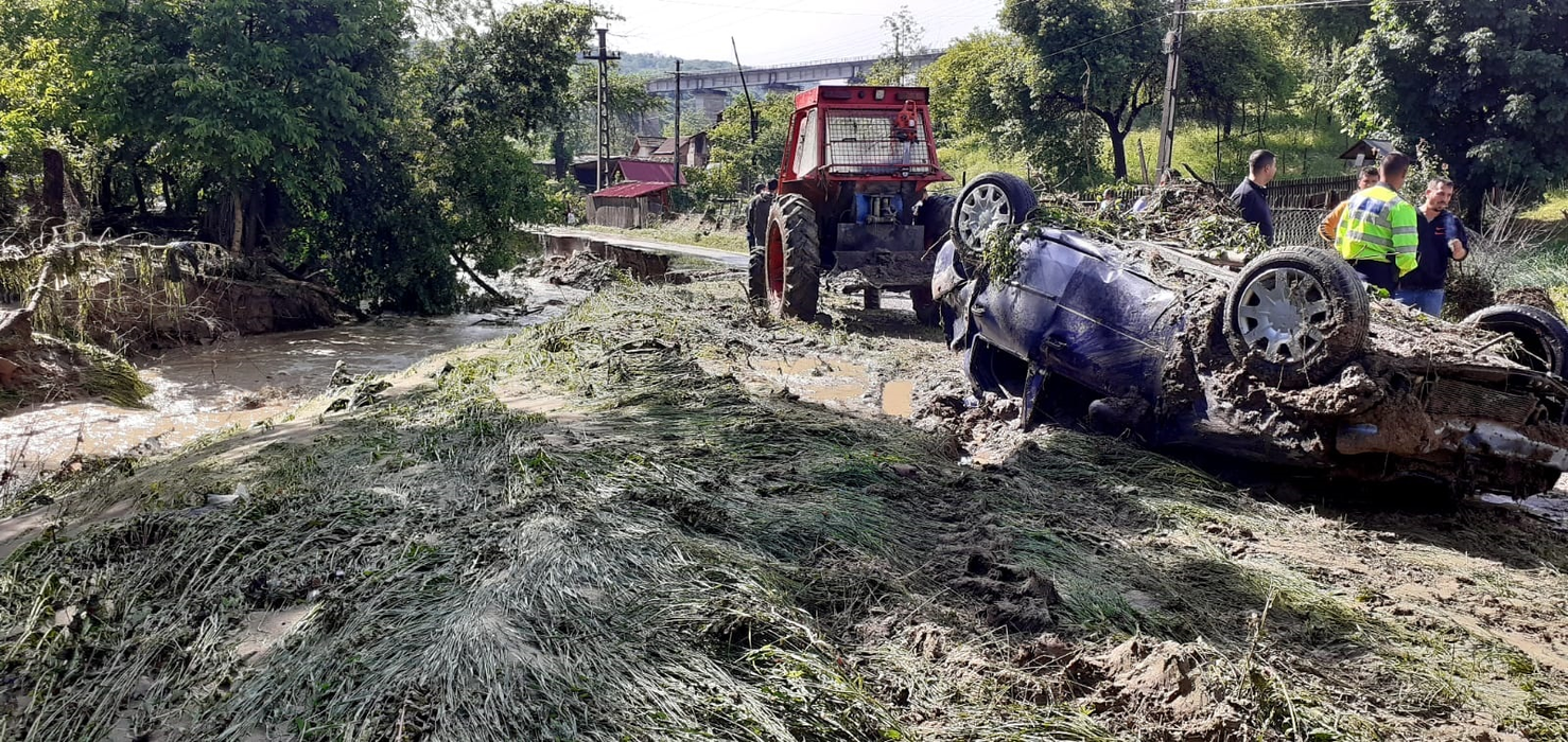 Viiturile au făcut ravagii în Vâlcea