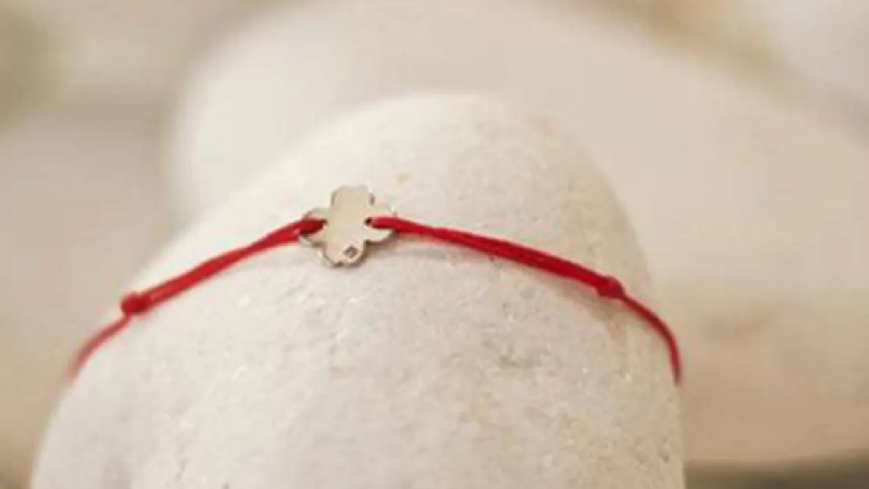 Malvina Cervenschi si-a deschis magazin online unde isi comercializeaza bratarile: Firul rosu, simplu, iti aduce aminte ca trebuie sa visezi si sa te gandesti mai mult la tine si la cei dragi