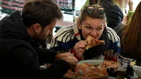 Cine e bărbatul cu care a fost fotografiată Simona Halep în vacanţă