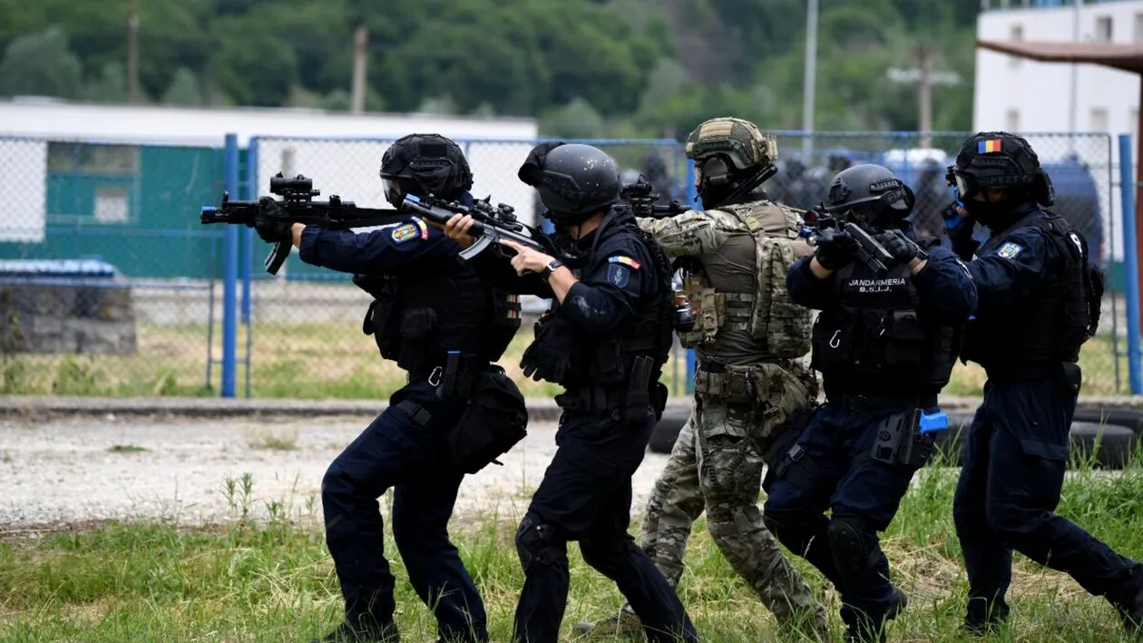 Ce salariu are un jandarm în 2026. Cât câștigă lunar, cu tot cu sporuri