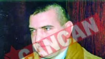 Lasat fara ureche si tatuat cu un cui