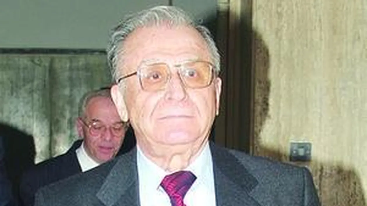 Iliescu ii da cu flit lui Dancu