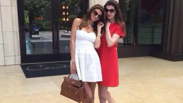 S-a spus că se urăsc de moarte pentru că a încercat să i-l ia pe Mr. Pink! Adevărul despre relaţia dintre Monica şi Ramona Gabor 