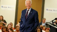 Joe Biden a căzut facturându-și mai multe oase. Prima reacția a lui Donald Trump