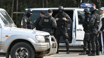 Măcel într-un târg din Cluj, în această dimineaţă. Două clanuri de romi s-au bătut cu cuţitele şi bâtele!