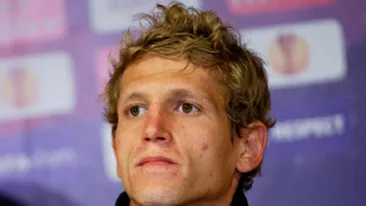 Nesu incepe sa-si revina! De azi poate folosi telefonul mobil!