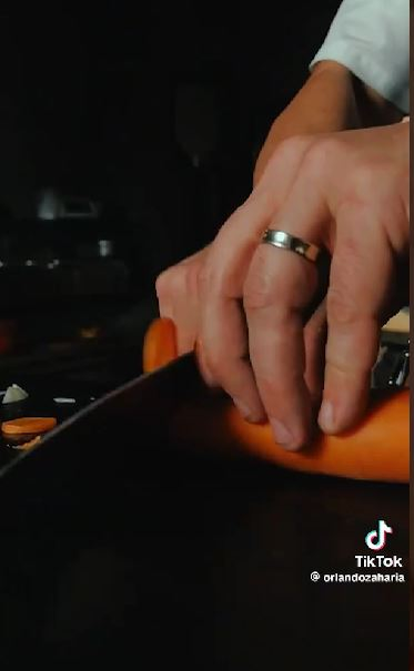 Chef Orlando Zaharia, desființat pe TikTok! Imaginile cu juratul de la Antena 1 s-au viralizat rapid: ”Ce facem cu unghiile la un asemenea bucătar?!”
