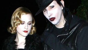 Fosta iubita a lui Marilyn Manson socheaza! Evan Rachel Wood recunoaste ca se iubeste si cu femei!