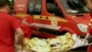 VIDEO Voia sa isi puna cea mai tare poza pe un site de socializare! Un elev din Iasi s-a electrocutat in timp ce se urcase pe un vagon sa-si faca o poza