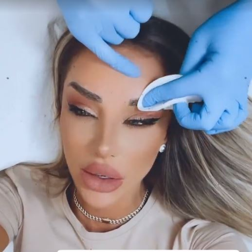 Bianca Drăgușanu, problemă delicată după o intervenție estetică: “Ce mi-o fi trebuit mie implant de sprâncene? O porcărie”