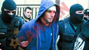 Război total în lumea interlopă din România. Șeful clanului Sportivilor, săltat după ce ar fi incendiat o casă a clanului Corduneanu