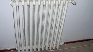 Un elev de 17 ani din Timis s-a spanzurat de caloriferul din camera de camin!