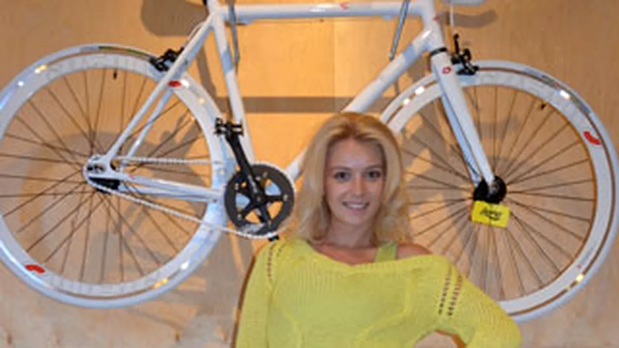 Diana Dumitrescu, pe doua roti: Cu un zambet pana la urechi, mi-am ales o super-mega-bicicleta