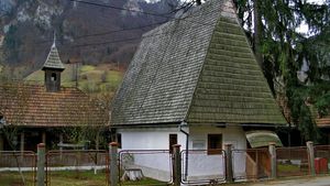 Casa memorială Avram Iancu din Târgu Mureş, mâzgălită cu mesaje obscene, care se încheie cu urarea "Trăiască Ungaria"