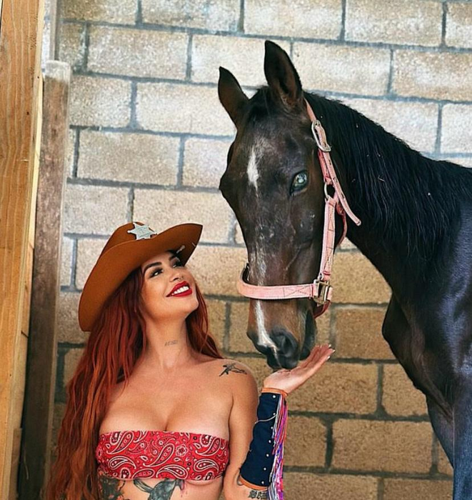 Operațiile estetice au ucis-o! Modelul de 30 de ani, care era un influencer cunoscut în rândul tinerilor, a sfârșit tragic după o vizită la estetician