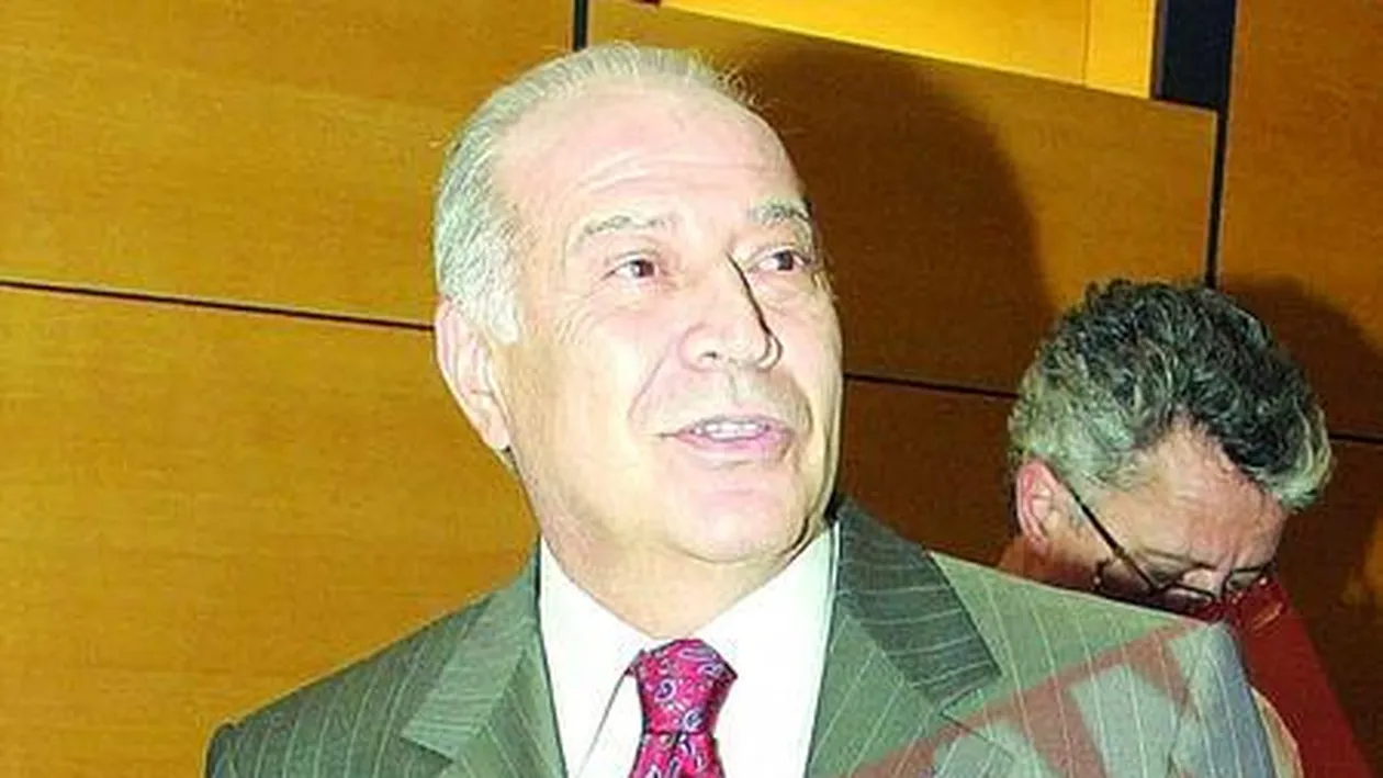 Voiculescu ii cere lui Basescu sa nu-l mai hartuiasca