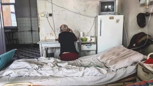 Imagini revoltătoare surprinse într-un spital din Timişoara. Mizerie de nedescris în saloanele unităţii sanitare
