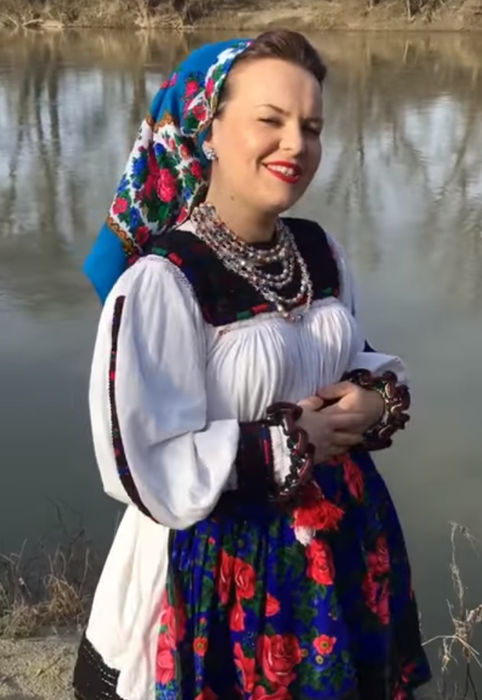Alina este vestită în Țara Oașului pentru țipuriturile ei
