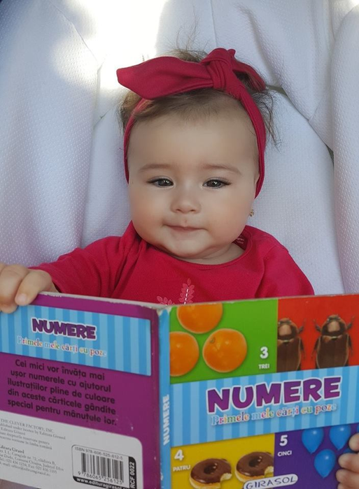 Anais, fiica lui Christian şi a Iuliei Sabbagh, este o  mică vedetă pe reţelele de socializare.