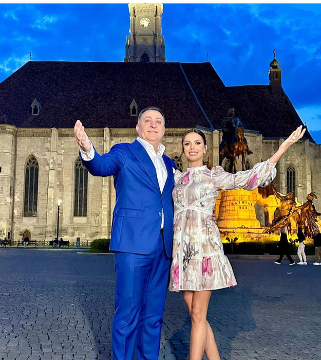 Vali Vijelie și Georgiana Lobonț, în turneu. (sursă foto: instagram.com)