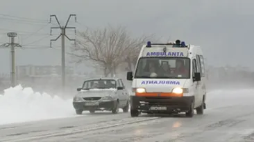 Ambulantele din Vrancea nu pot ajunge la patru femei insarcinate!