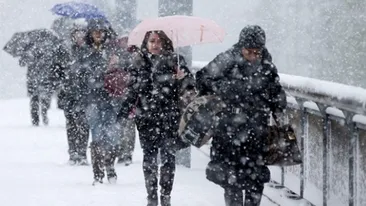 PROGNOZA METEO pe urmatoarele trei zile. Vremea se mentine deosebit de rece, vor fi ninsori si vant