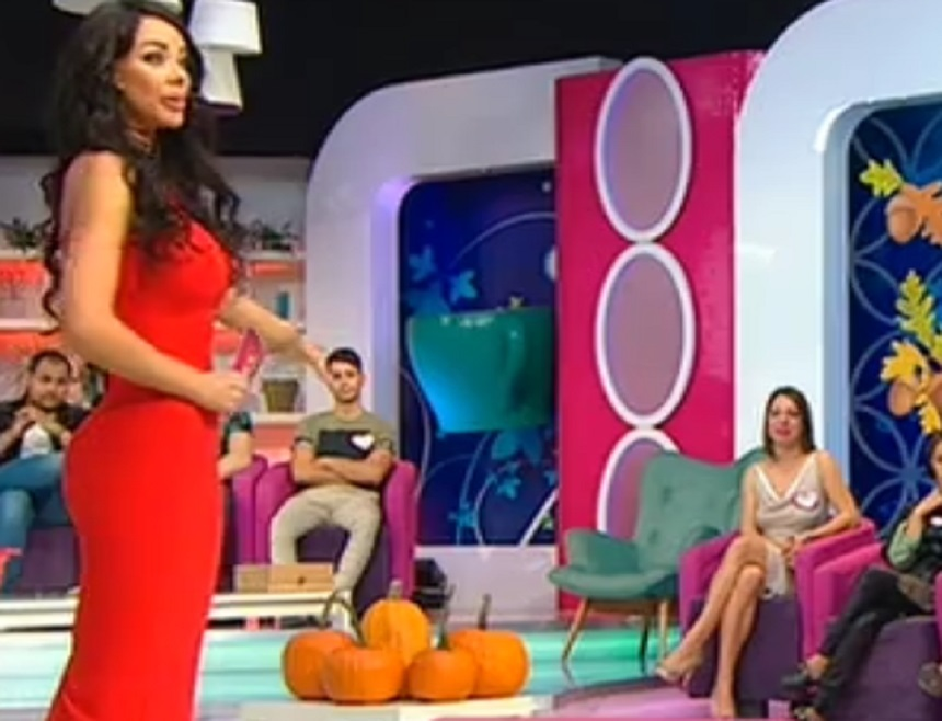 VIDEO & FOTO / Bianca Drăguşanu, schimbare radicală de look! Iubita lui Victor Slav a renunţat complet la blond: „Culoarea asta te prinde foarte bine”