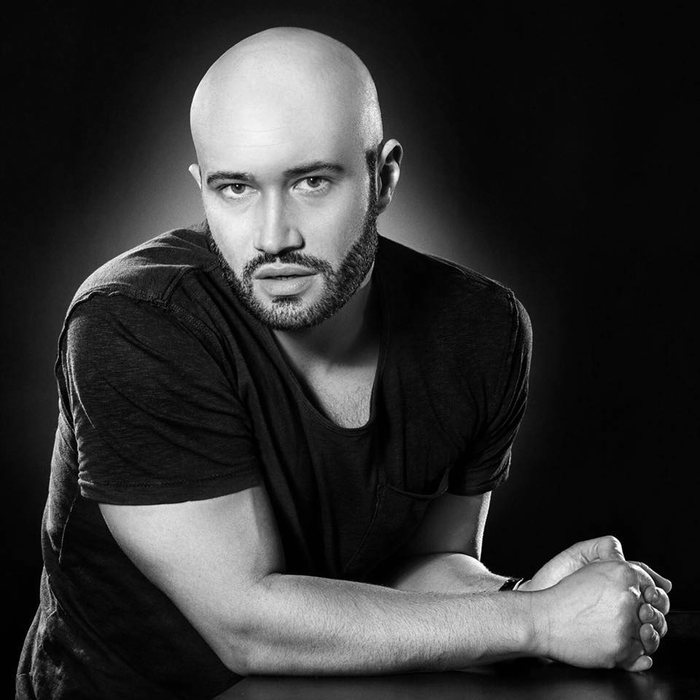 Mihai Bendeac, criticat după ce și-a făcut o poza în lift. Imaginea i-a enervat pe fani: „Din covoarele de pe Temu?”