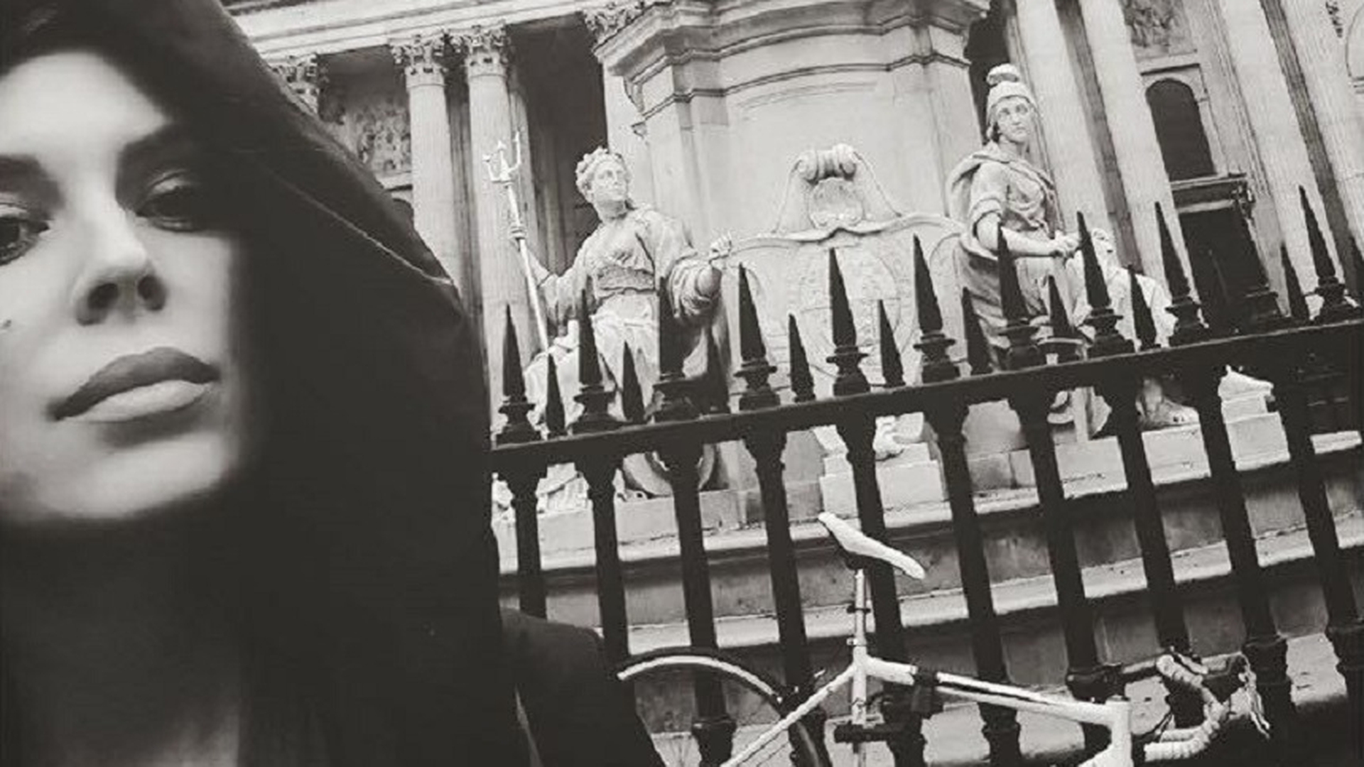 Mama româncei care s-a aruncat de pe catedrala St. Paul din Londra a făcut mărturisiri halucinante!